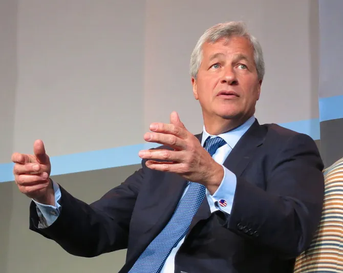 المصدر: Wikipedia جيمي ديمون رئيس JPMorgan Chase : استخدام الهواتف في الاجتماعات يهدد الانتاجية