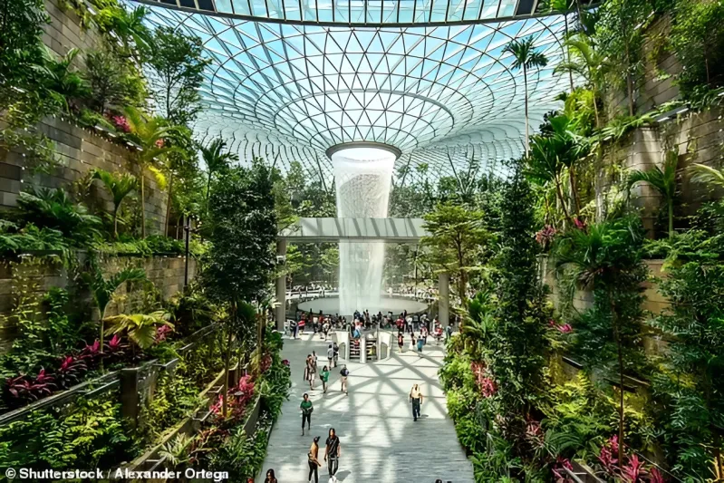 للمرة الـ 13.. مطار شانغي يتصدر قائمة أفضل مطارات العالم 