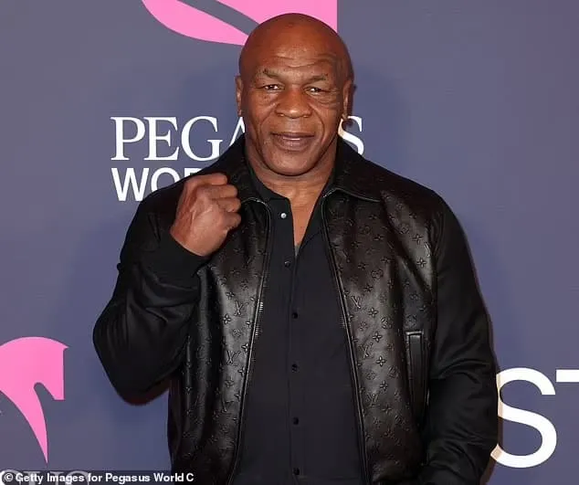 مايك تايسون يعود إلى الملاكمة هذا الأسبوع بدور جديد.. تعرف عليه