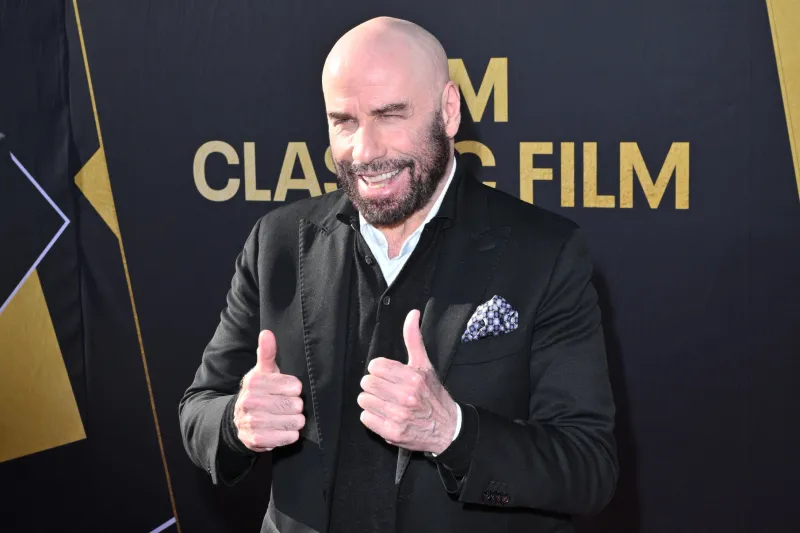 جون ترافولتا يكرم أساطير عالم الطيران في  Living Legends of Aviation