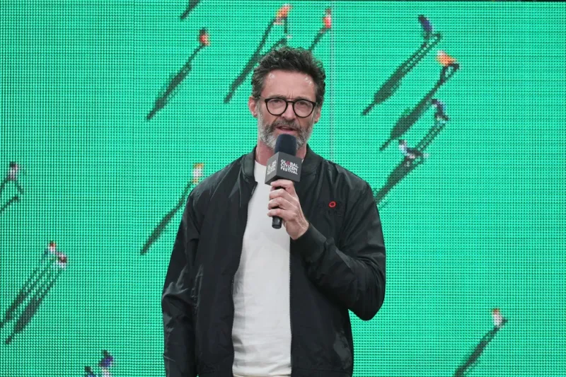 بعد تجاهله في فيلم Deadpool.. جاكمان يرد برقصة استعراضية مذهلة