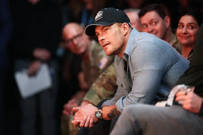 آلان ريتشسون يكشف عن سر الوجبات عالية البروتين في ثلاجته