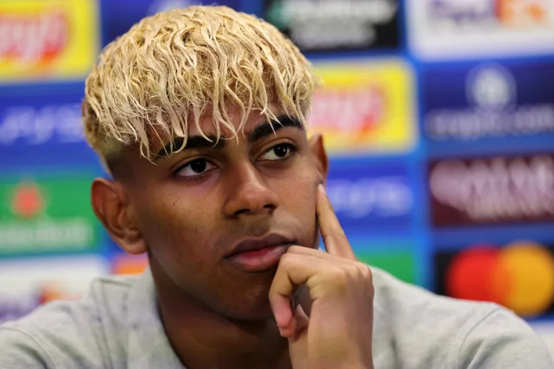 لامين يامال يرفض مقارنته بالنجم ليونيل ميسي.. لماذا؟