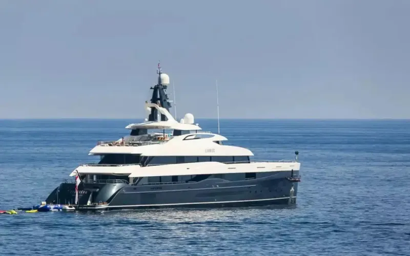 بقيمه 115 مليون دولار.. نظره داخل يخت مايكل جوردن الفاخر