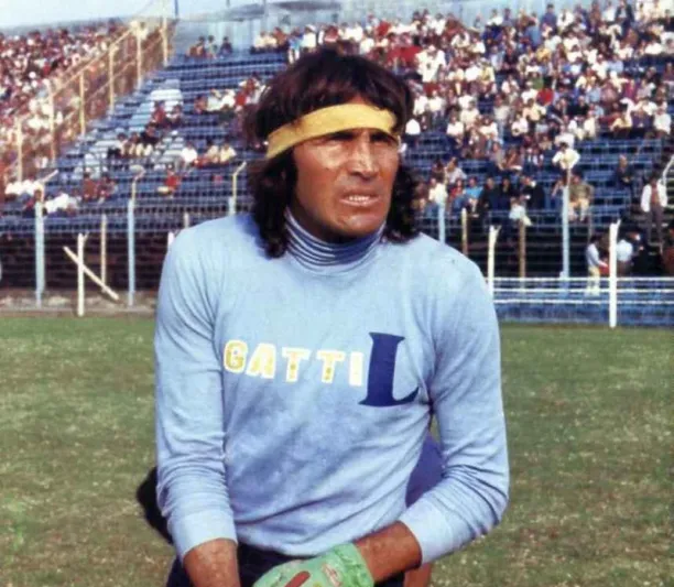 بعد وفاة هوغو غاتي.. تعرف على أبرز مشاركاته بالملعب (فيديو)