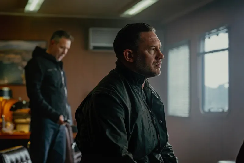 توم هاردي: كيف يجسد العنف والحنان في أدواره المختلفة؟