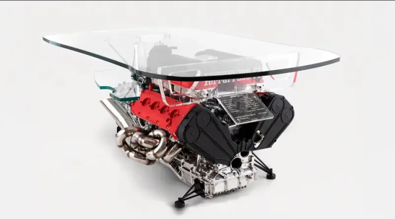 طاولة قهوة استثنائية بمحرّك فيراري 360 مودينا للبيع بمزاد ميلانو