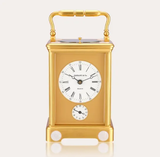 ساعات وتحف نادرة تتجاوز حاجز 6 ملايين دولار في مزاد هونغ كونغ