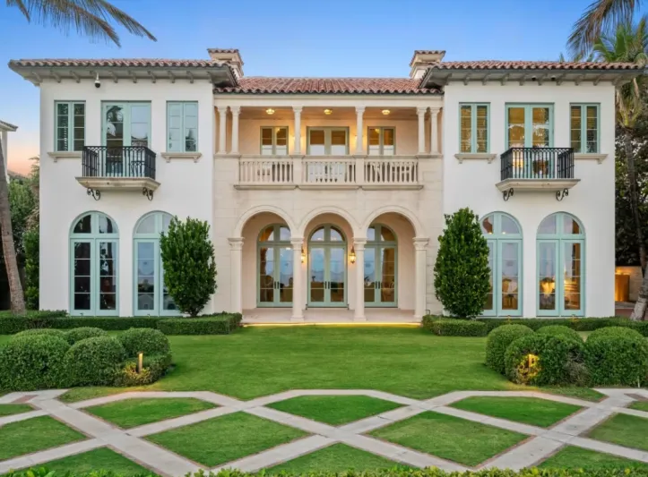 قصر فاخر لرئيس ماتيل السابق يُباع بأكثر من 51 مليون دولار
