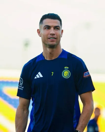 رسميًا: كريستيانو رونالدو يغيب عن مواجهة ضمك.. لماذا؟