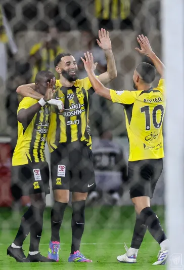 الاتحاد يتفوق على الاتفاق ويعزز صدارته في دوري روشن 