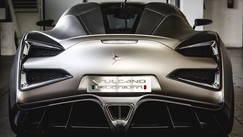 تحفة نادرة من التيتانيوم.. سوبركار فريدة بمحرك كورفيت ZR1