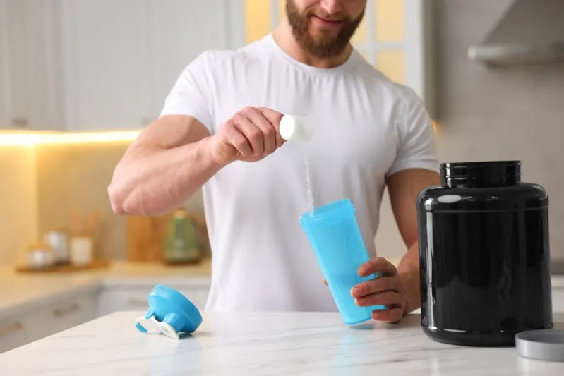 7 أيام من الألم والبروتين فقط: مدوّن شهير يكشف أسوأ تحدٍ غذائي في حياته