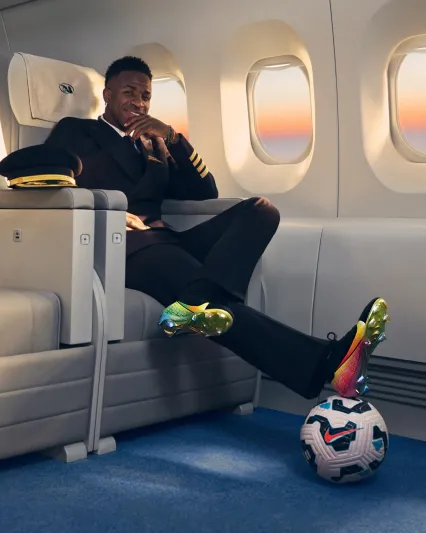 المصدر: حساب nikefootball على instagram نايكي تُطلق أول حذاء بتوقيع فينيسيوس جونيور.. تصميم يحتفي بأصوله البرازيلية