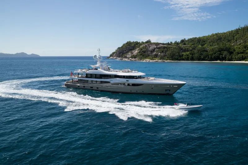 بيع يخت Amels الفاخر "Amigos" بطول 55 مترًا في صفقة دولية بارزة