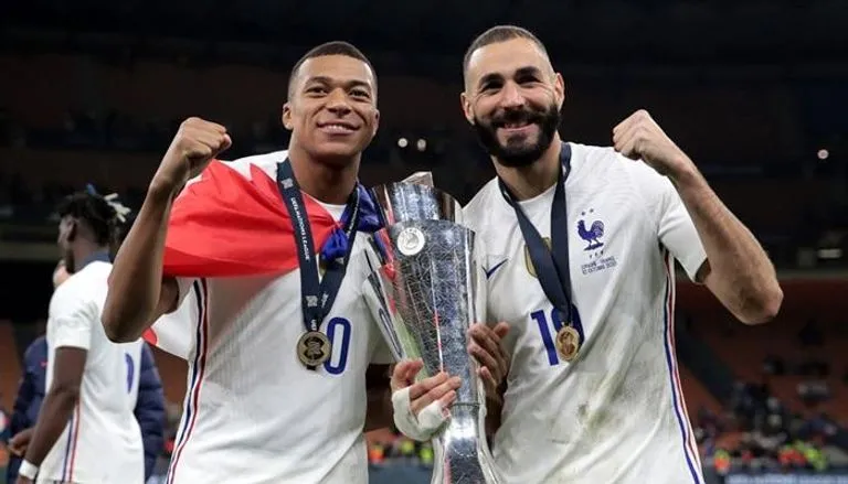 مبابي يحطم رقم بنزيما.. والأخير يرد بسخرية