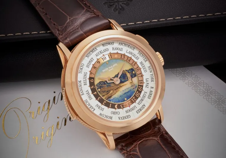 باتيك فيليب تُحيي تقليد ساعات التوقيت العالمي بقطعة فريدة من الذهب الوردي