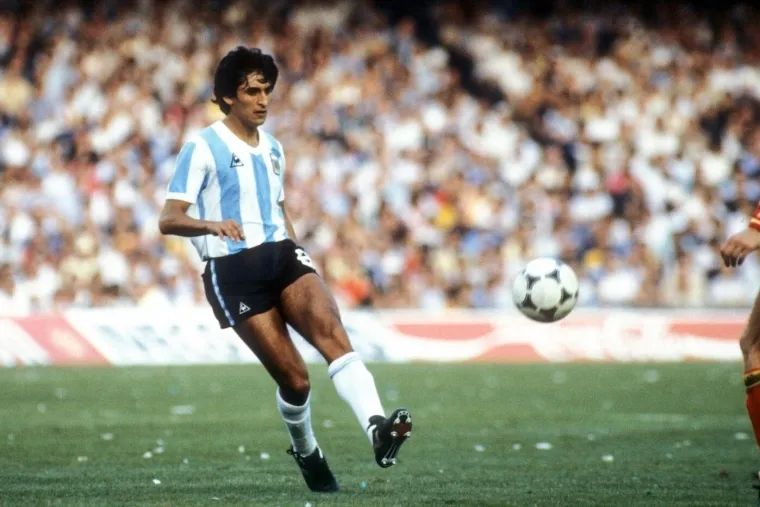 بعد وفاته.. نظرة على مسيرة الأرجنتيني لويس جالفان