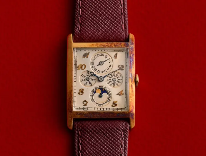 ساعة تقويم نادرة من أوديمار بيجيه تُعرض في مزاد مرتقب