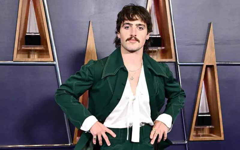 بإطلالات جريئة ومتنوعة.. أبرز لقطات الأناقة الرجالية من حفل AMAs 2025