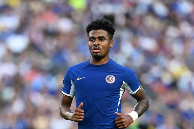 إيان ماتسين يكشف عن راتبه في أستون فيلا: كم يكسب أسبوعيًا وسنويًا؟