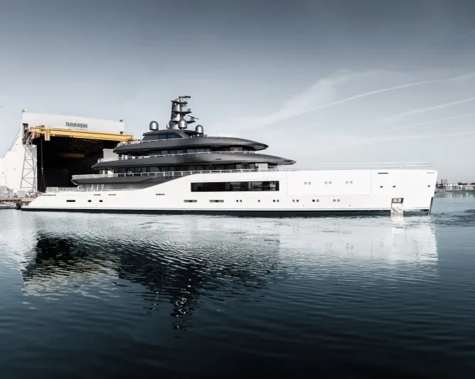 أول يخت Amels 80 يرى النور من أحواض Damen Yachting