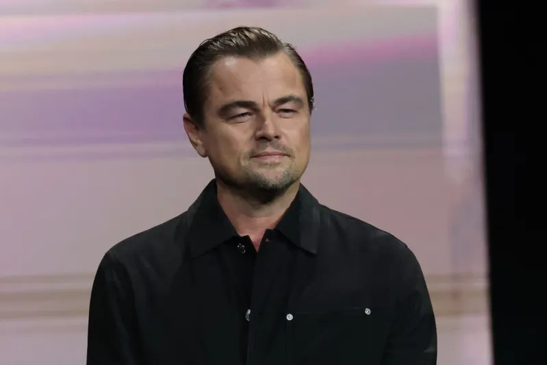 مهرجان كان 2025:  دي كابريو يقدم السعفة الذهبية الفخرية لروبرت دي نيرو