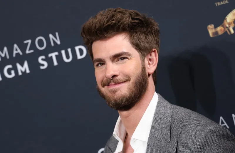 جود لو وأندرو جارفيلد يلتقيان في مسلسل يجسد قصة أشهر ساحرين في تاريخ لاس فيجاس