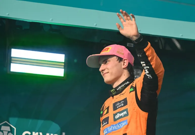 كم بلغت ثروة أوسكار بياستري بعد فوزه بجائزة ميامي الكبرى 2025؟