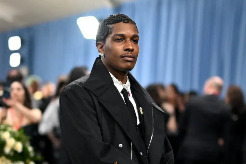 المصدر | AFP بمظهر ماسي ورسالة مبطنة: آساب روكي يثير الجدل في Met Gala 2025