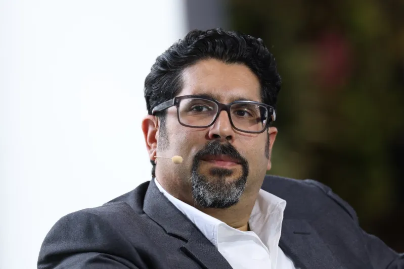 رئيس LVMH: هناك تحول نحو إحياء علامات الفخامة المرئية بدلاً من البساطة