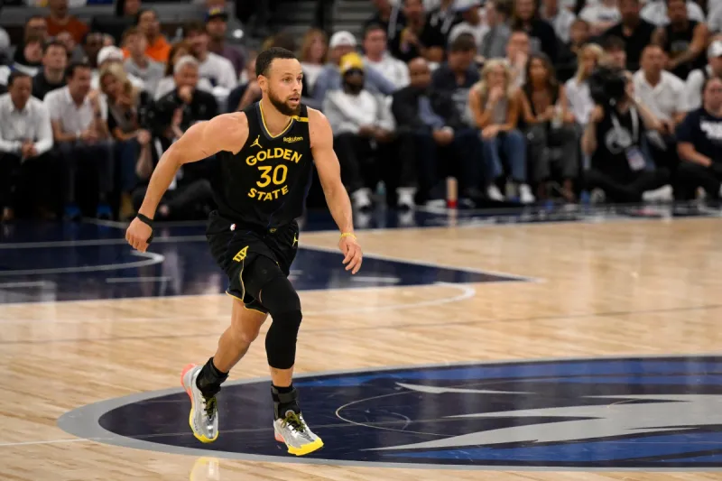 بعد مغادرته بداعي الإصابة.. ستيفن كاري مهدد بالغياب عن بلاي أوف NBA (فيديو)