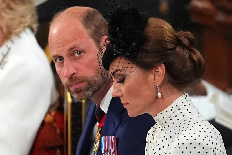 الأمير وليام يرفض سحب الألقاب من هاري وميغان لتجنّب إذلالهما علنًا