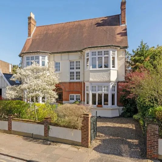 منزل عائلة أحد مؤسسي رولز-رويس في لندن للبيع بـ5.3 مليون دولار