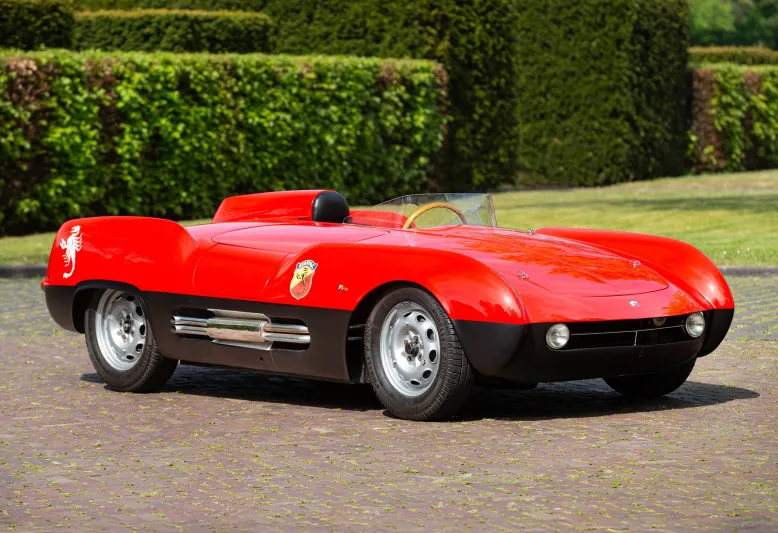 واحدة من 10 فقط.. Abarth 207 A Spyder تُطرح للبيع بـ 300 ألف يورو