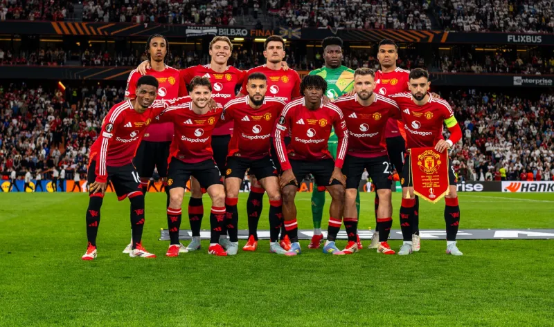 مانشستر يونايتد يختتم موسمه "الكارثي" بمواجهة أستون فيلا