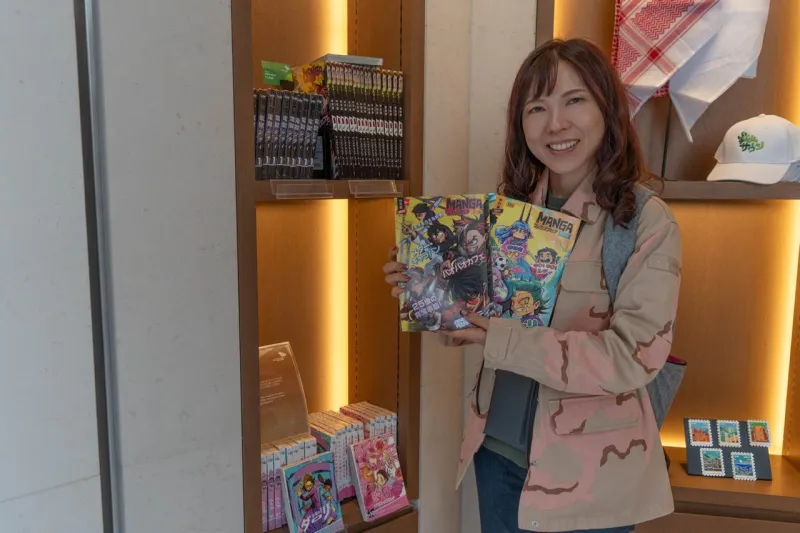 مجلات وقصص مانجا العربية باللغة اليابانية في الجناح السعودي في إكسبو أوساكا