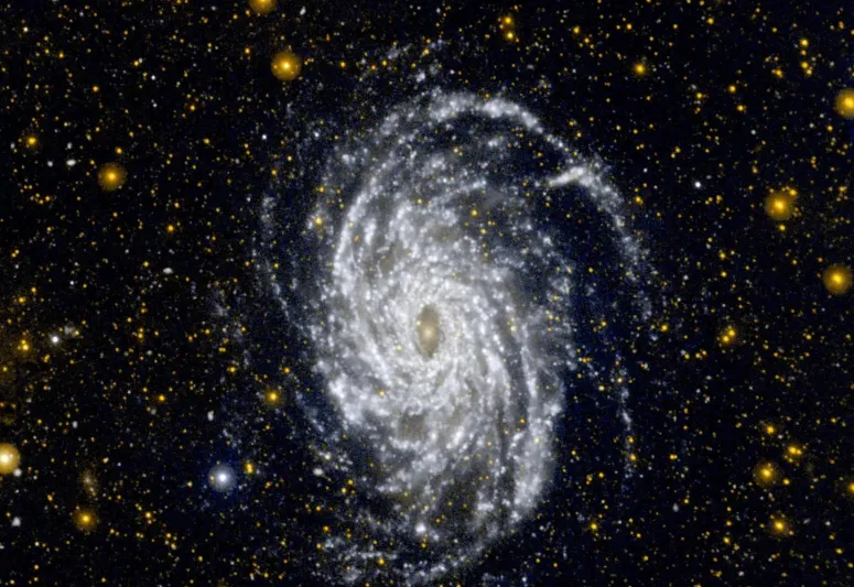 العلماء يعيدون تصنيع روائح الفضاء الغريبة في شكل عطور تقنية