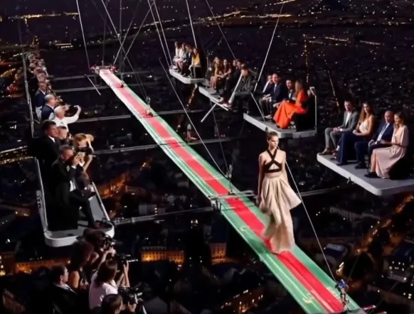 فنان يعيد ابتكار عروض الأزياء في السماء!