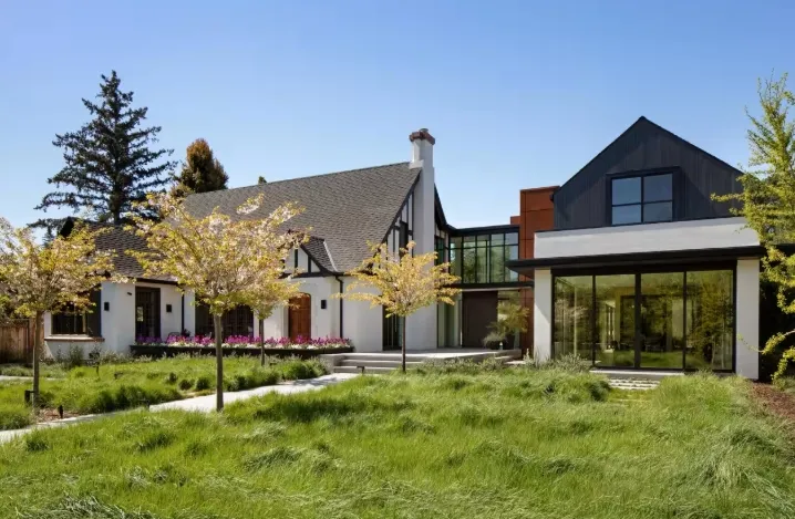 الذكاء الاصطناعي يشعل سوق العقارات: قصر يباع بـ17 مليون دولار في يوم واحد