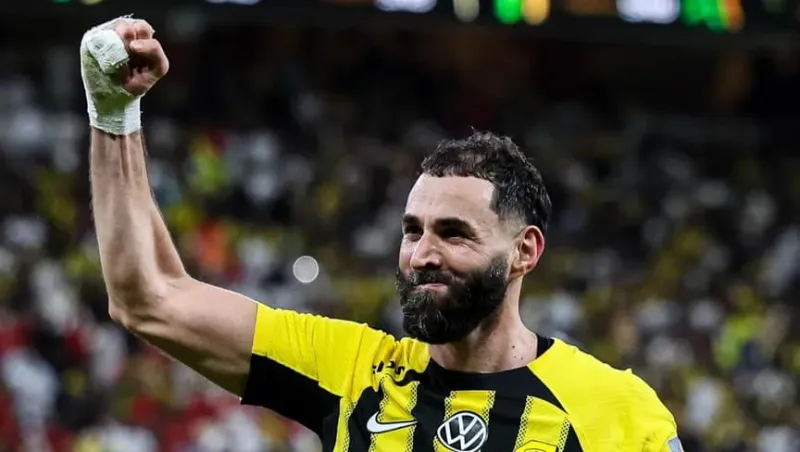 بنزيما يحسم موسم الاتحاد بثنائية تاريخية ويختتم العام بـ25 هدفًا