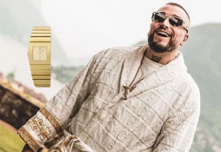 The Real Gue يثير إعجاب الجمهور بإطلالة فاخرة وساعة رولكس تاريخية