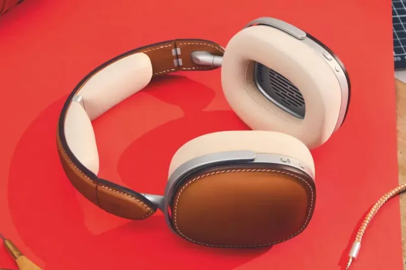 Hermès تدخل مجال التكنولوجيا الراقية بسماعات رأس محدودة الإصدار 