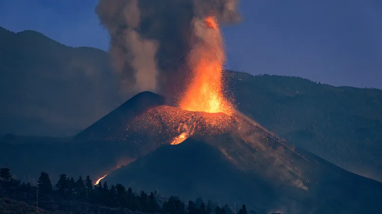 بركان في بوليفيا يهدد بالانفجار بعد 250 ألف عام من السكون 