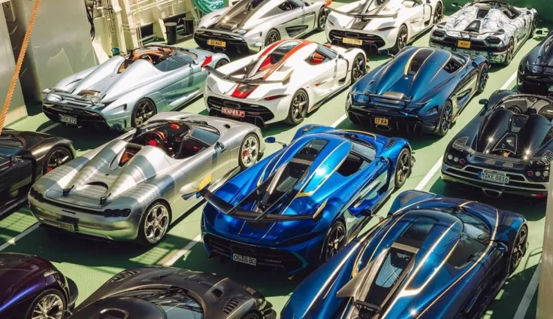 موكب "كوينيجسيج" الفاخر يجوب أوروبا بسيارات تفوق 100 مليون دولار