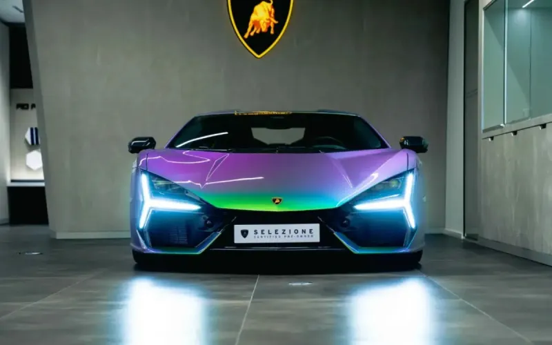 نسخة معدلة من Lamborghini Revuelto تخطف الأضواء بلون فريد (فيديو)