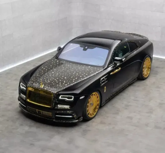 Rolls-Royce Wraith تتألق بلمسة ذهبية ساحرة (فيديو)