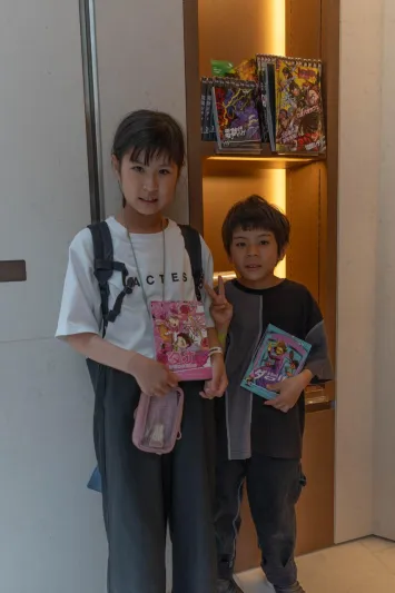 مجلات وقصص مانجا العربية باللغة اليابانية في الجناح السعودي في إكسبو أوساكا