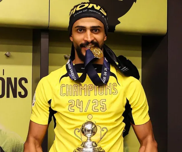 بعد ثنائية تاريخية.. العمري يعلن رحيله عن الاتحاد والعودة للنصر