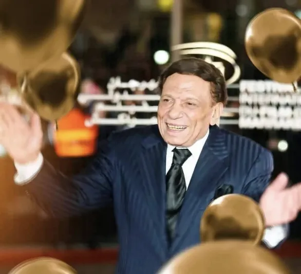 صورة عادل إمام المتداولة تُقابل بردّ حاسم من عائلته